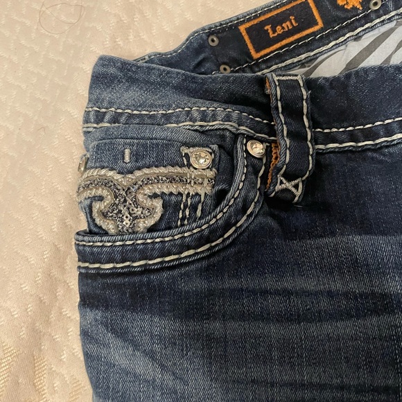 Woman’s Bundle Jeans - Picture 9 of 15